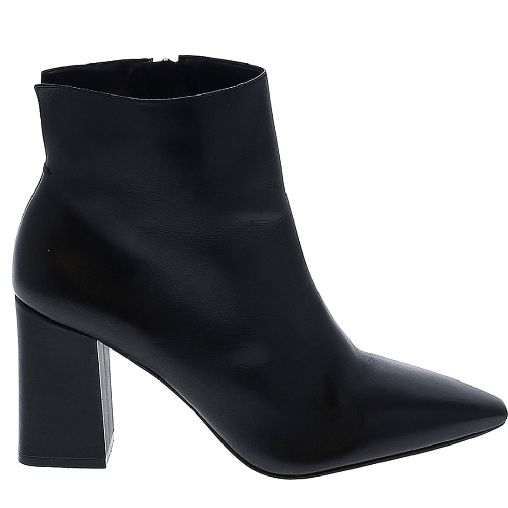 Vince Camuto Ankle Boots Black Size 8.5
